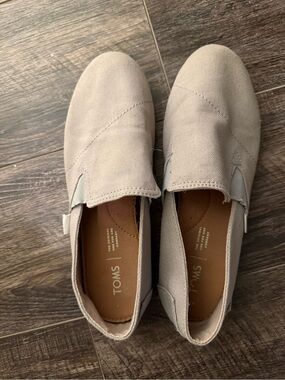Toms Men's Slip-On Canvas Loafers in Light Gray